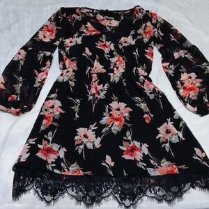 White house black market size 00 color black red pink.